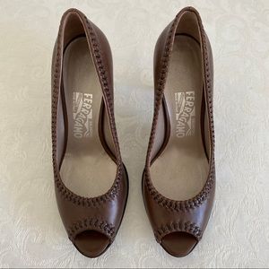 salvatore ferragamo whipstitch peep toe pumps